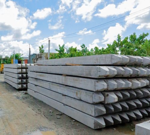Thi công ép cọc bê tông làm móng nhà tại Quảng Ngãi