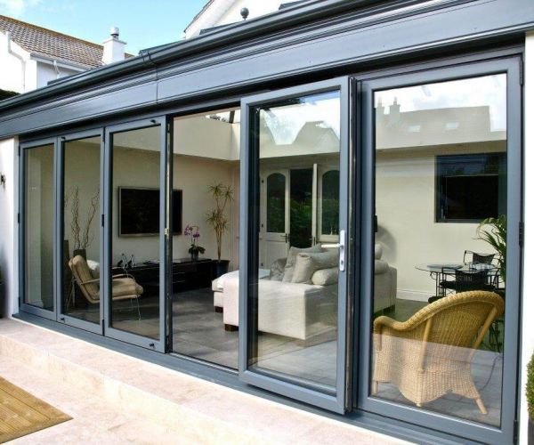 Các phụ kiện đi kèm cửa nhôm