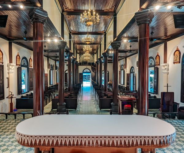 Các Loại Kính Màu Trang Trí Dùng Cho Nhà Thờ Và Thánh Đường