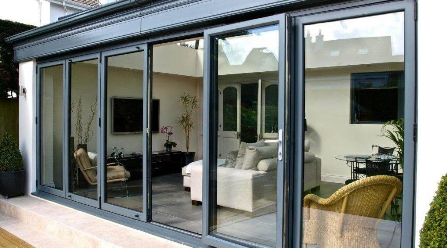 Các phụ kiện đi kèm cửa nhôm